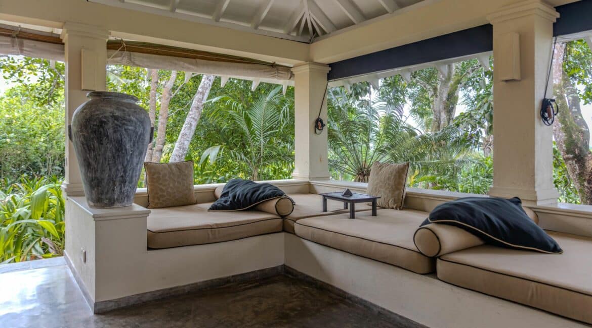 Kahanda Kanda Living Pavilion surrounded by nature