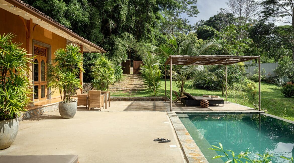 Kahanda Kanda Plantation Luxury Pool Villa Kumbuk garden setting and pool surrounded by jungle