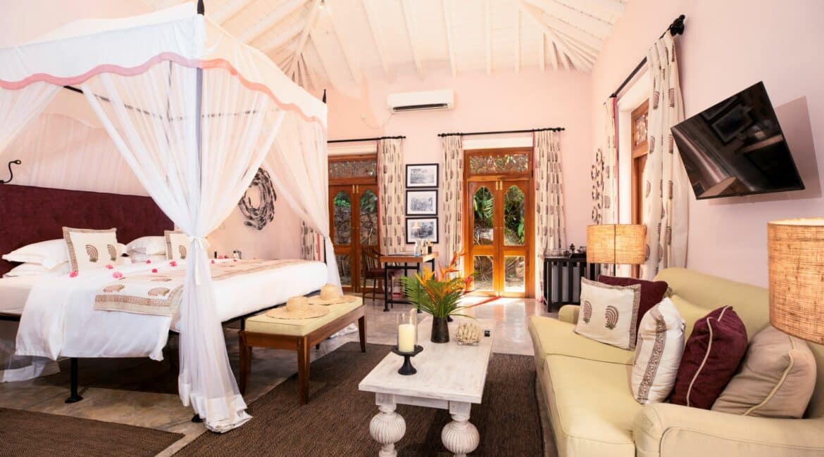 Kahanda Kanda Plantation Luxury Pool Villa Kumbuk spacious bedroom
