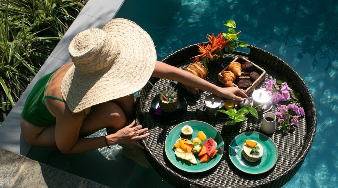 Kahanda Kanda floating breakfast
