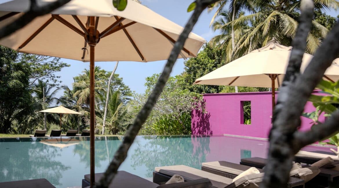 Kahanda Kanda swimming pool and feature wall