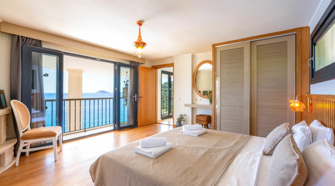 Villa Guney Exclusive 5 bedroom villa Kalamar Bay Kalkan Master Double on second floor