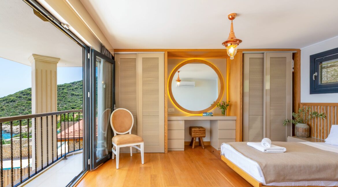 Villa Guney Exclusive 5 bedroom villa Kalamar Bay Kalkan Twin bedroom and plenty of storeage space
