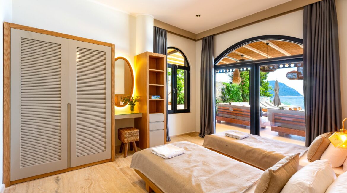Villa Guney Exclusive 5 bedroom villa Kalamar Bay Kalkan Twin bedroom with access onto the pool terrace