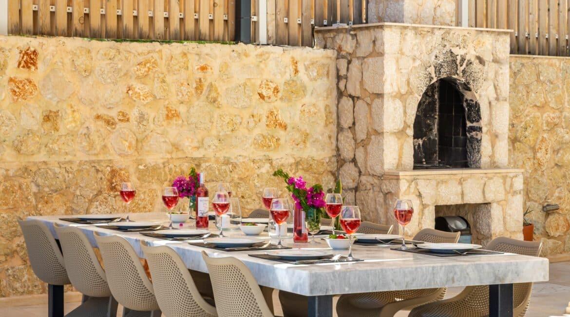 Villa Guney Exclusive 5 bedroom villa Kalamar Bay Kalkan alfresco dining