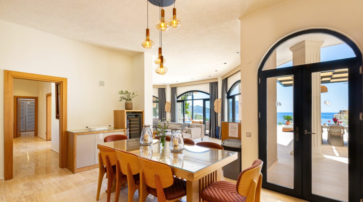 Villa Guney Exclusive 5 bedroom villa Kalamar Bay Kalkan open plan living with access to the garden and swimming pool