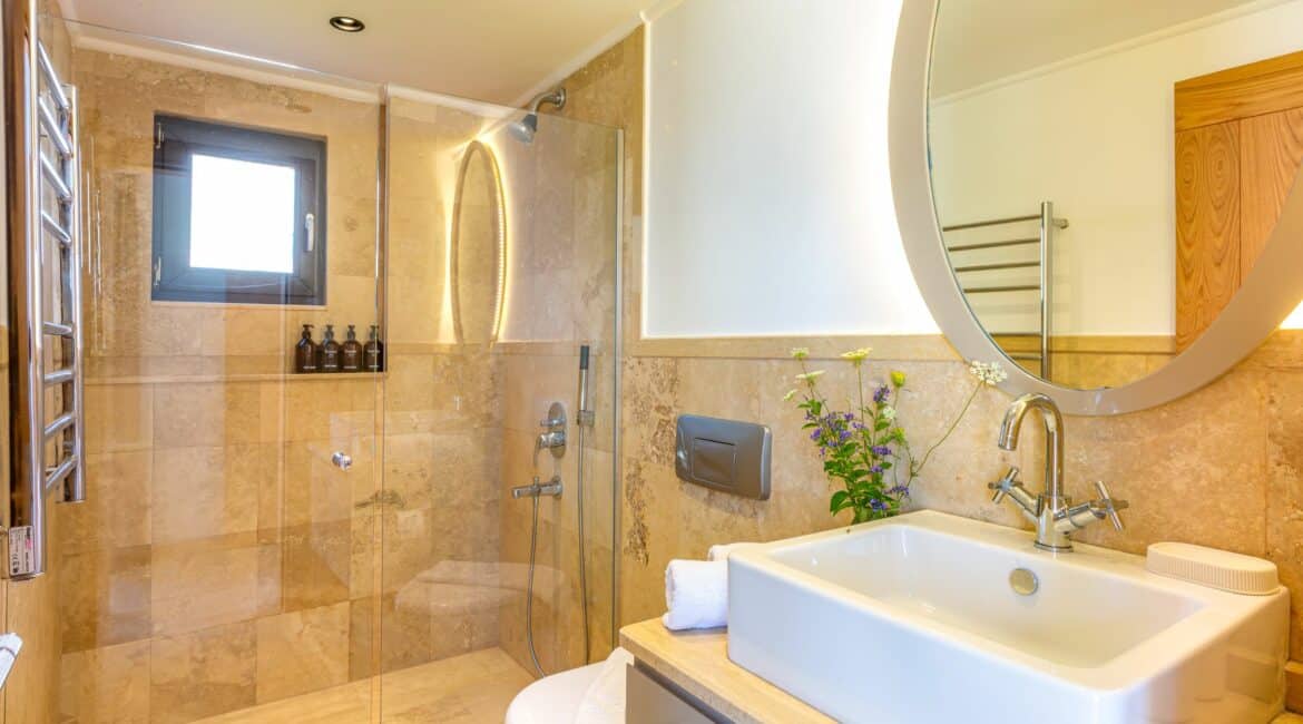 Villa Guney Exclusive 5 bedroom villa Kalamar Bay Kalkan twin bedroom en suite first floor