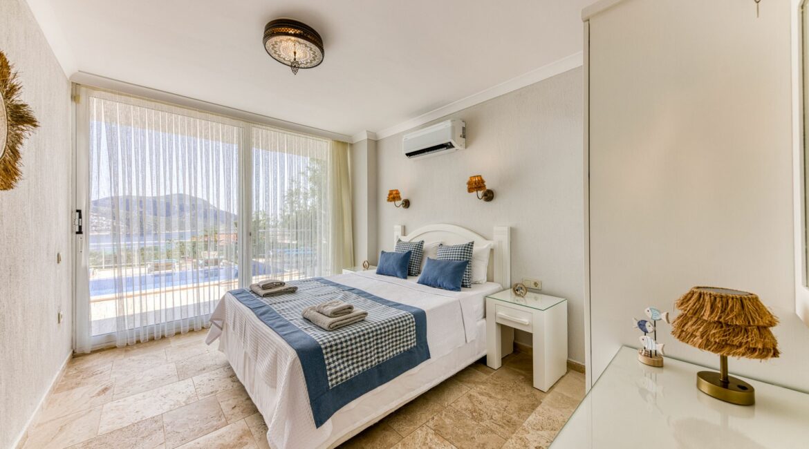 Villa Oasis Kalkan double bedroom on the ground floor with access onto the pool terrace