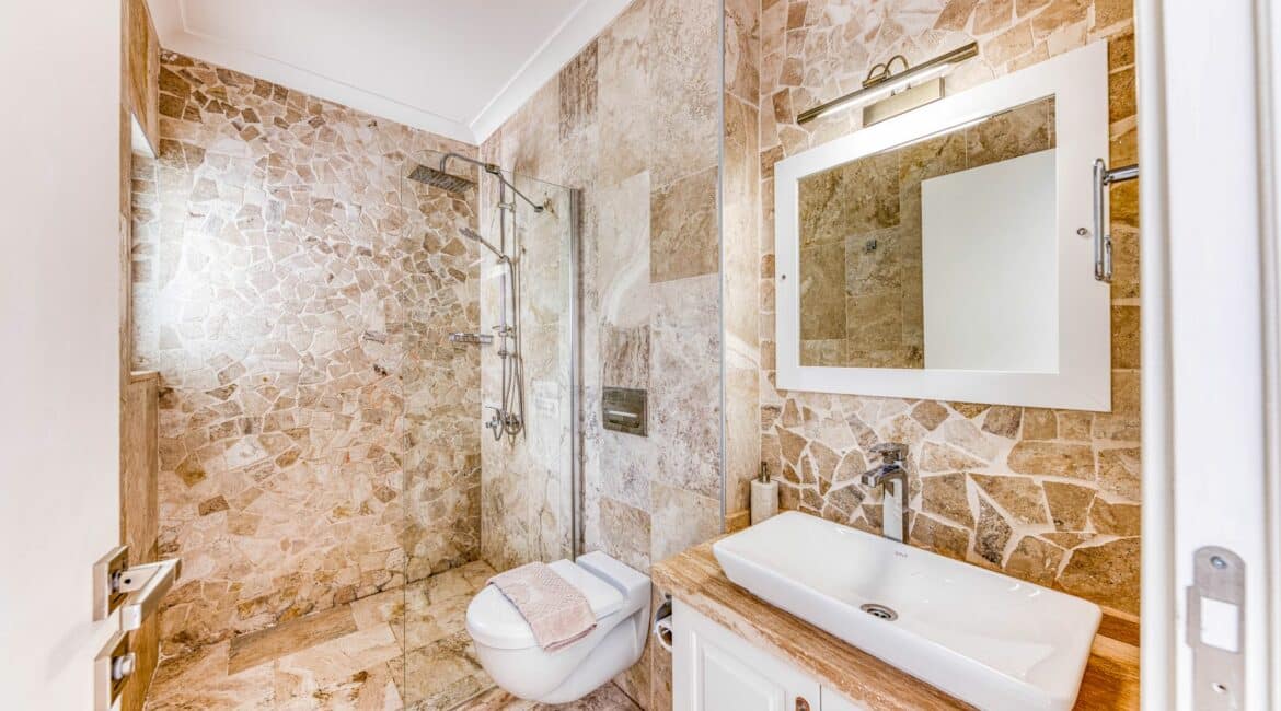 Villa Oasis Kalkan e suite bathroom double bedroom