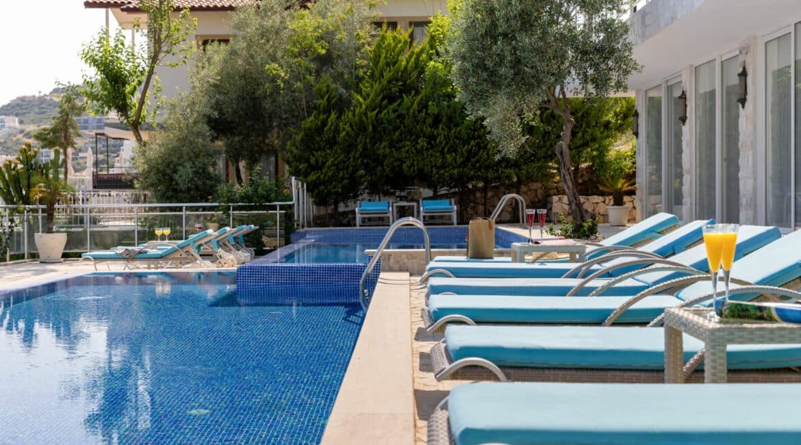 Villa Oasis Kalkan plenty of outside space for relaxing poolside for large groups
