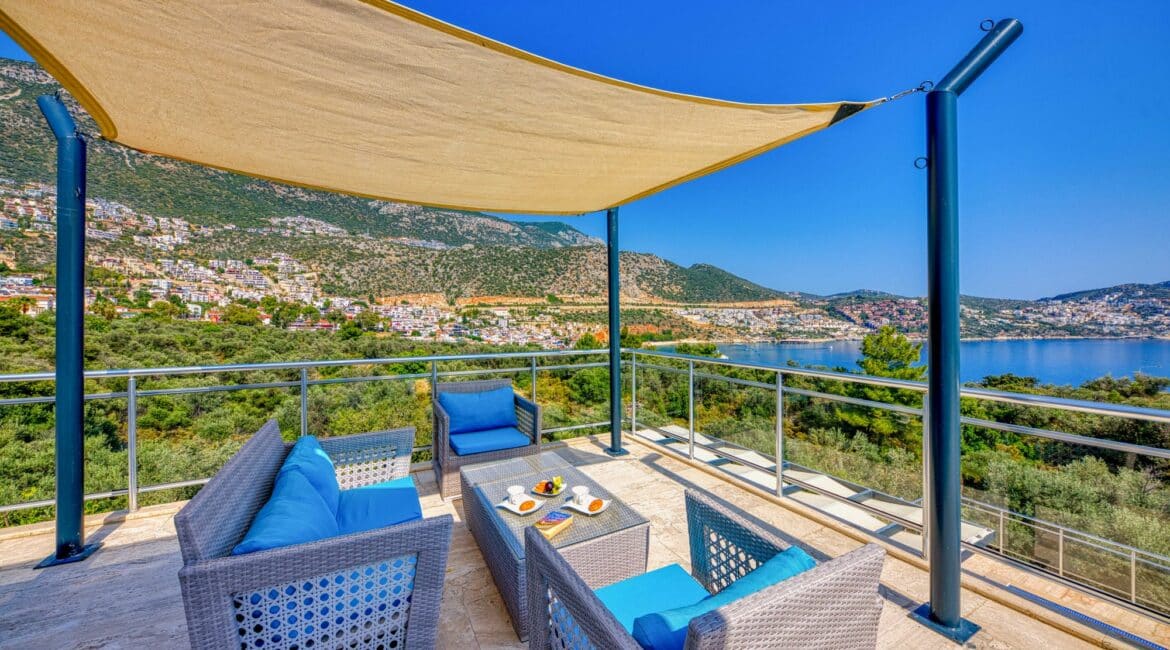 Villa Oasis Kalkan second alfresco sitting area on the first floor