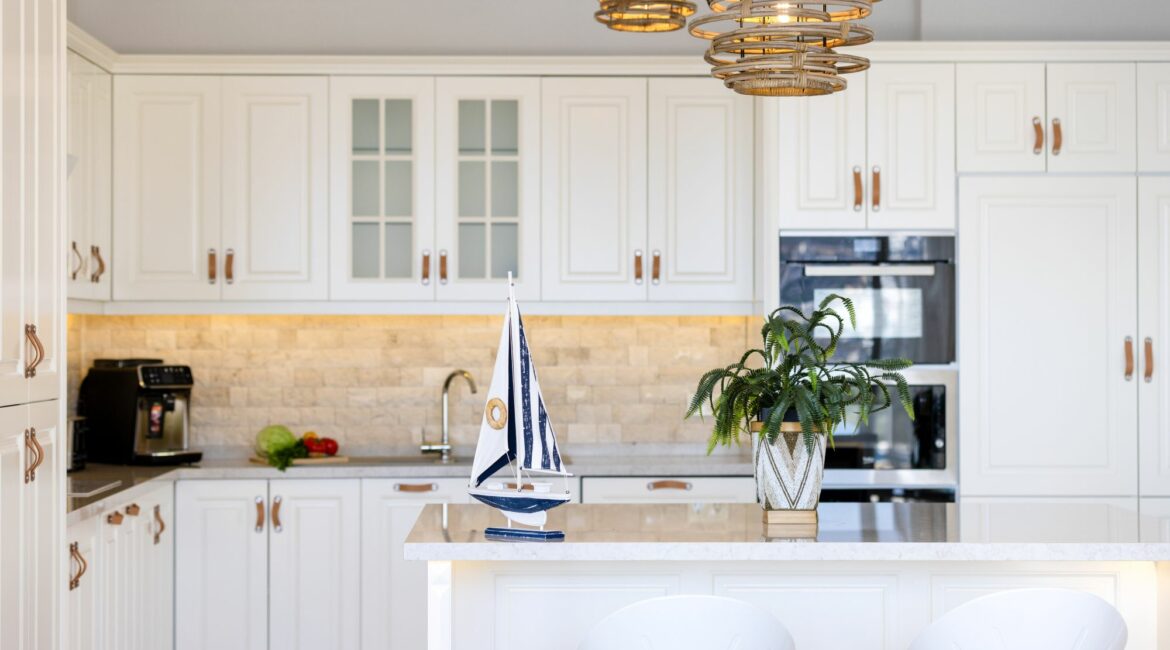 Villa Oasis Kalkan spacious kitchen and breakfast bar