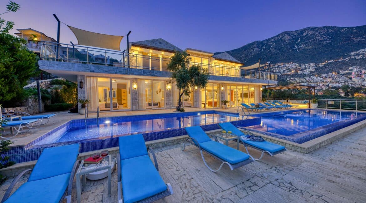 Villa Oasis Kalkan substantial villa with two swimming pools