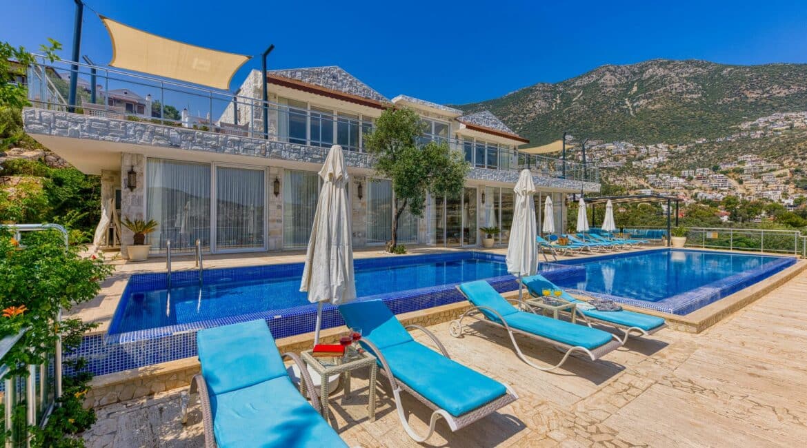 Villa Oasis Kalkan swimming pool and rear of the villa