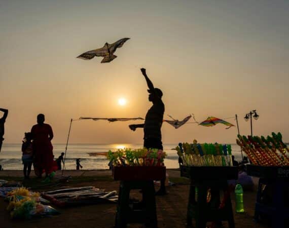 hildren flying kites on the golden shores of Colombo, Sri Lanka’s western coast – a joyful glimpse into local life on a Sri Lanka holiday