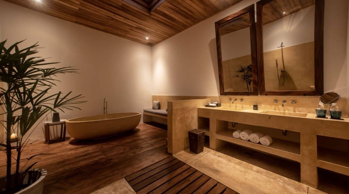 The Wallawwa Mountbatten Suite super spacious and chic bathroom