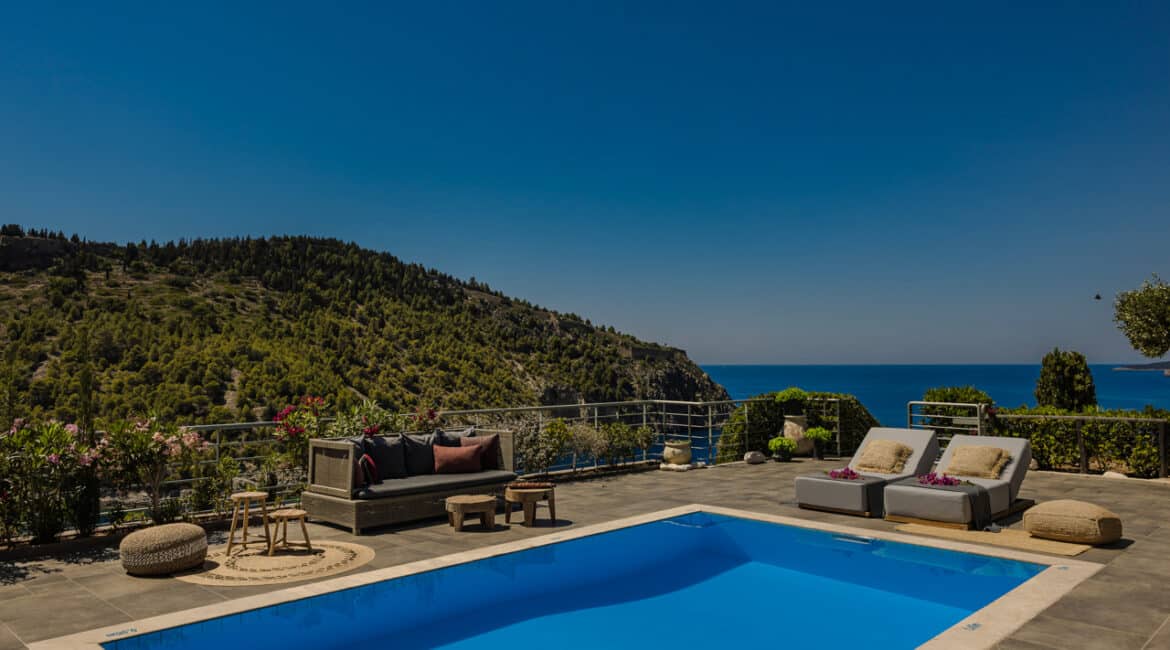 Villa Agapi private infinity pool overlooking Assos Bay Braunis Horio Kefalonia