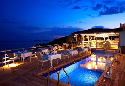 Asfiya Sea View restaurant and bar at dusk
