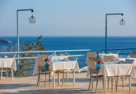 Asfiya Sea View Hotel restaurant and uninterrupted sea views