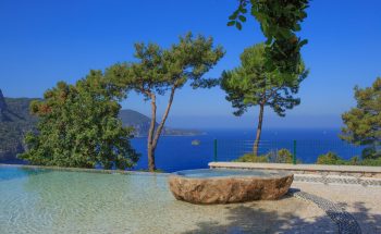 Gokce boulder jacuzzi and bay life