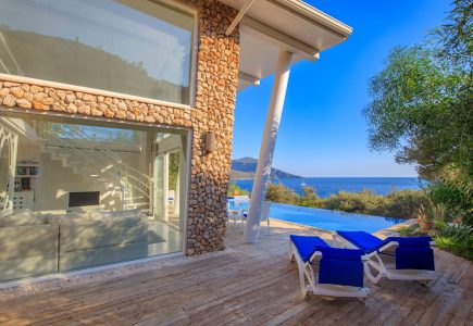 Pavilion Pool House at Likya Pavilion with private infinity pool and panoramic Kalkan Bay views – perfect for luxury honeymoons in Turkey.