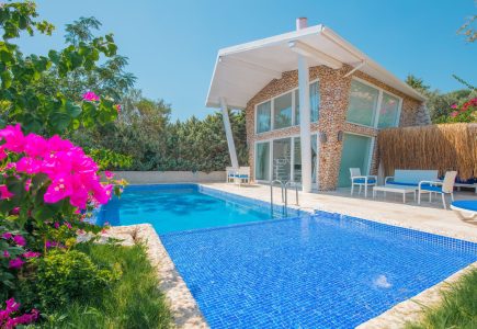 Likya Pavilion fragrant pool decks