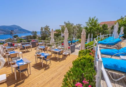 Oasis Hotel Breakfast terrace
