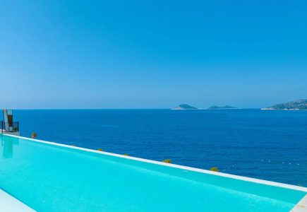 Sea facing infinity pool 1