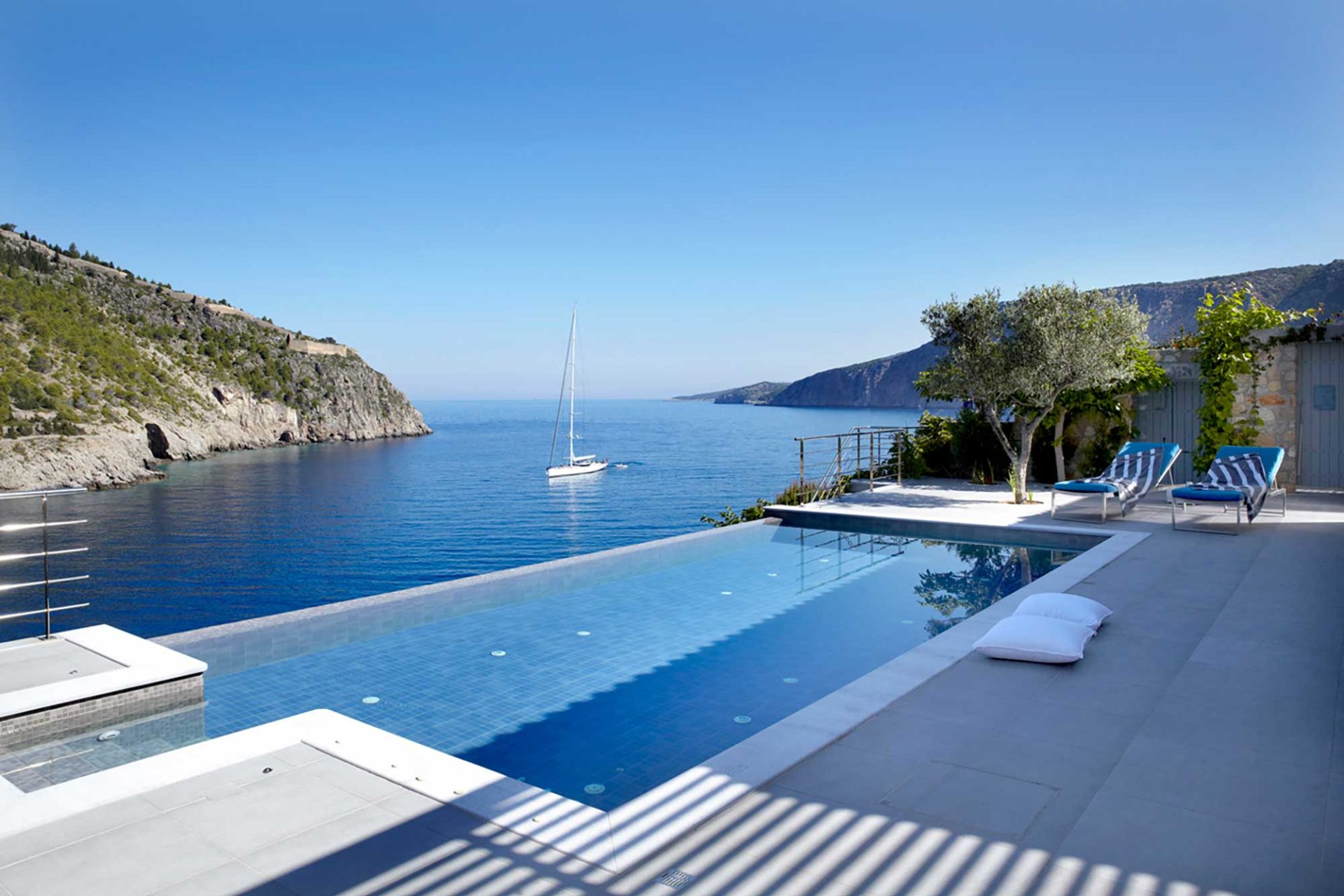 Villa Art Braunis Horio pool, sun terrace and sea views