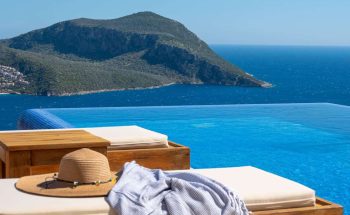 Villa Aslan Kalkan swimming pool and day bed