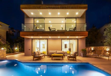 Villa Bay Life swimming pool by night