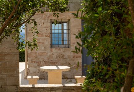 villa-high-outdoor-stone-table
